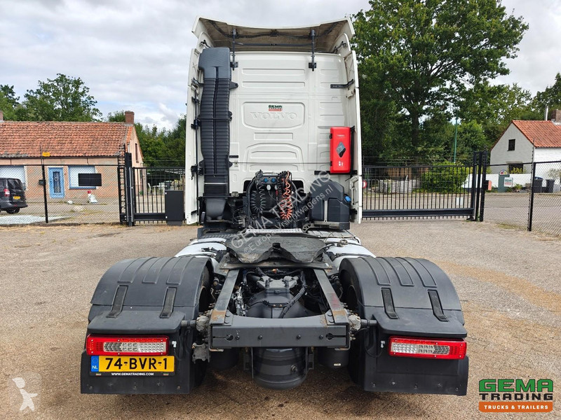 جرار Volvo 420 4X2 GlobeTrotter Euro 6B -...
