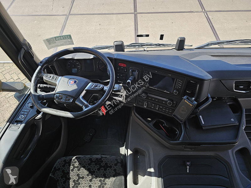 Scania 410 tractor unit