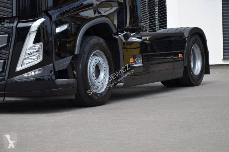 Тягач Volvo