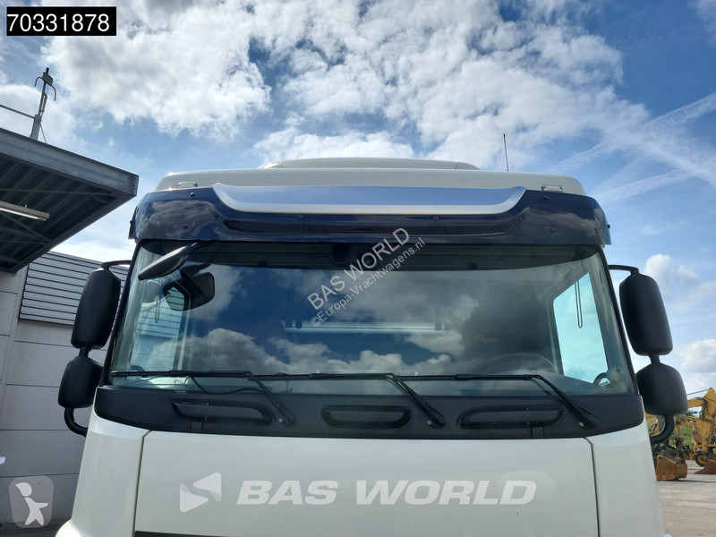 Trekker DAF XF  4X2 Mega SC 2x Tanks Standklima...