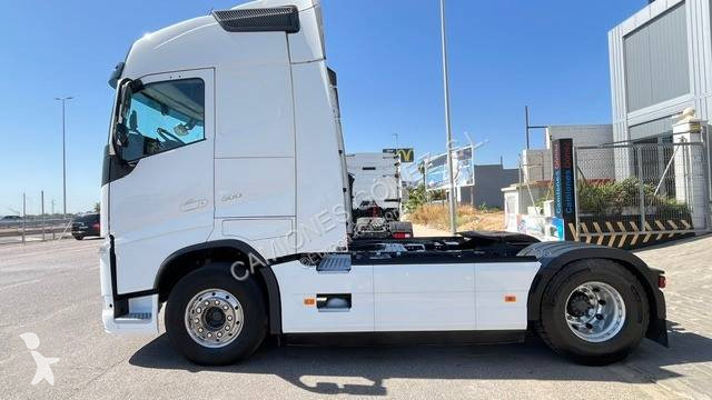 جرار Volvo