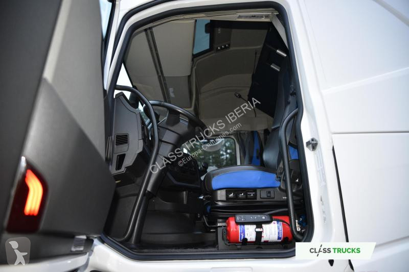 جرار Volvo 500 Globetrotter XL