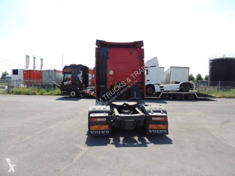 جرار Volvo