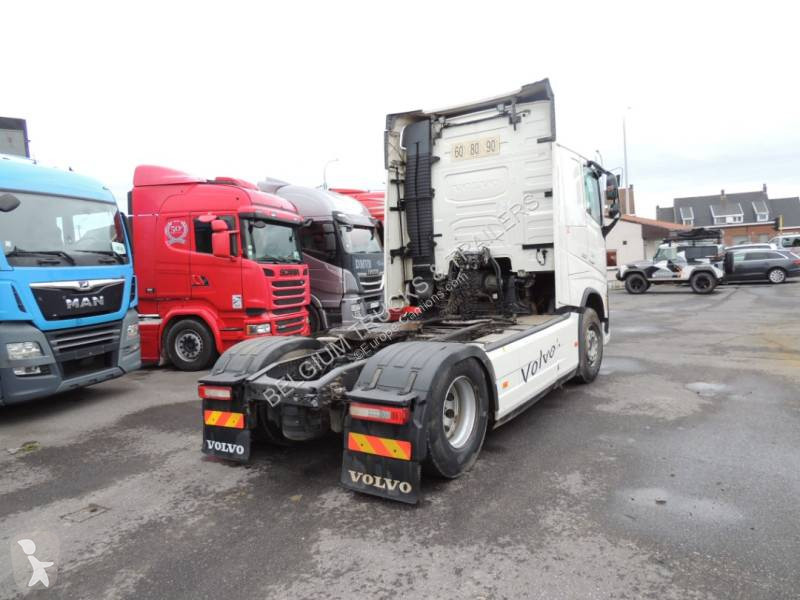 جرار Volvo