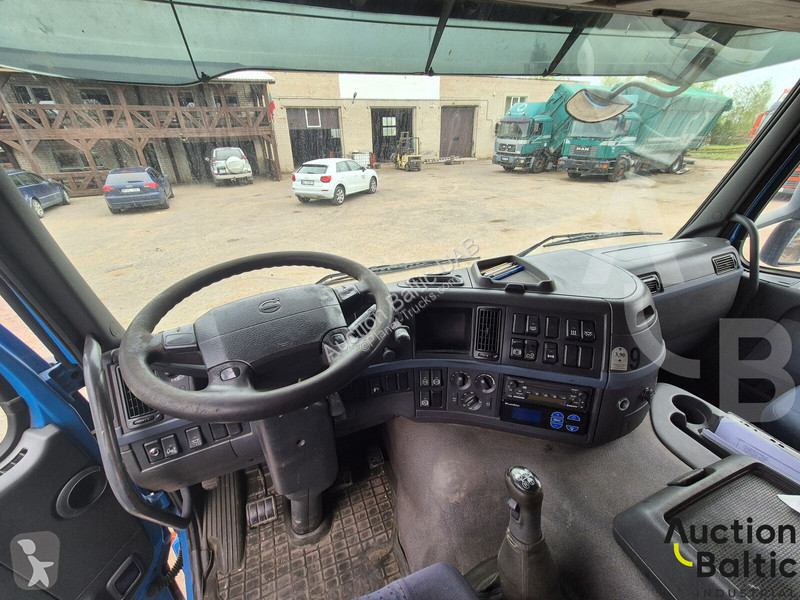 جرار Volvo FM360
