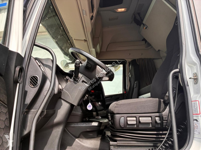 Tracteur Iveco  490 AUTOM INTARDER, 24 MESES DE...