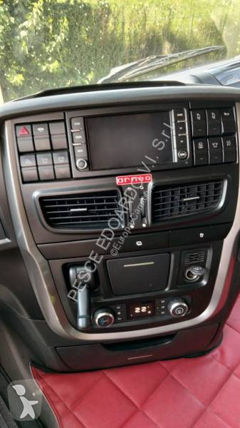 Iveco  tractor unit