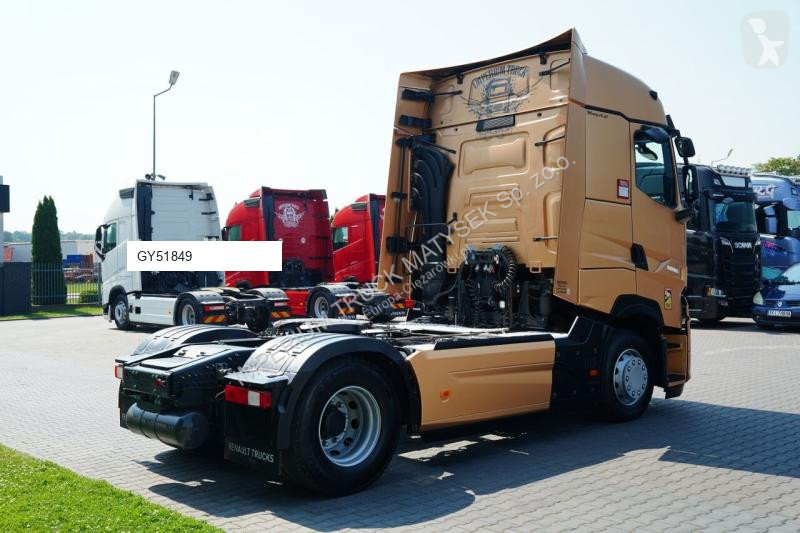 جرار Renault T 520