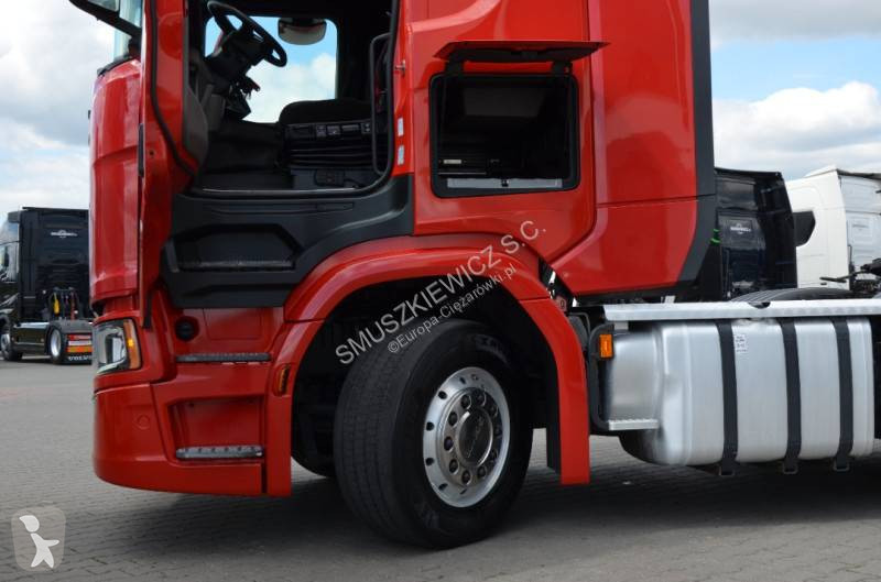 Влекач Scania