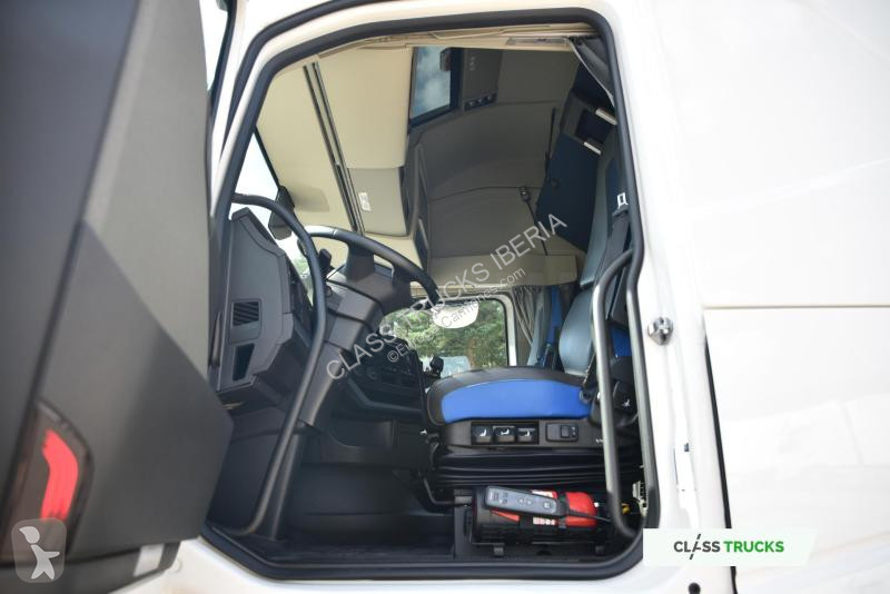 جرار Volvo 500 Globetrotter XL Retarder...