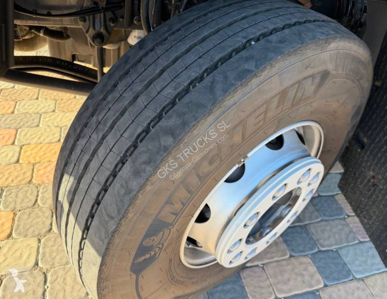 جرار Volvo