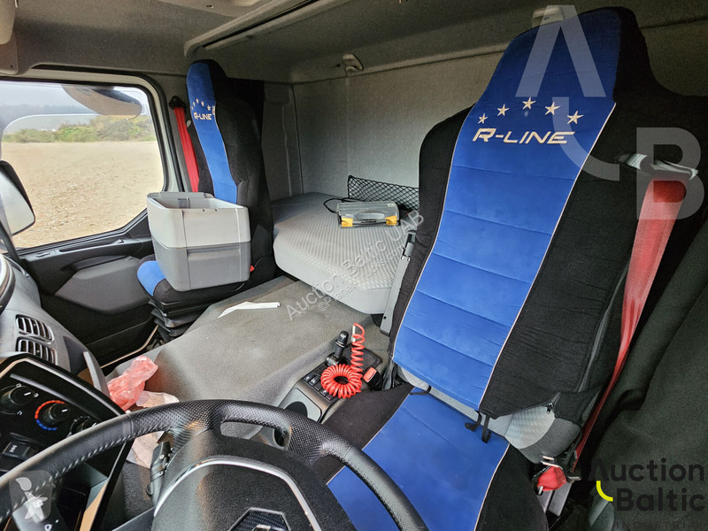 Traktor Renault D Wide