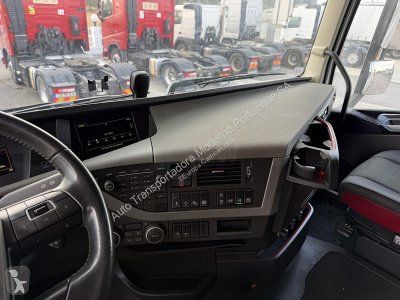 جرار Volvo 500