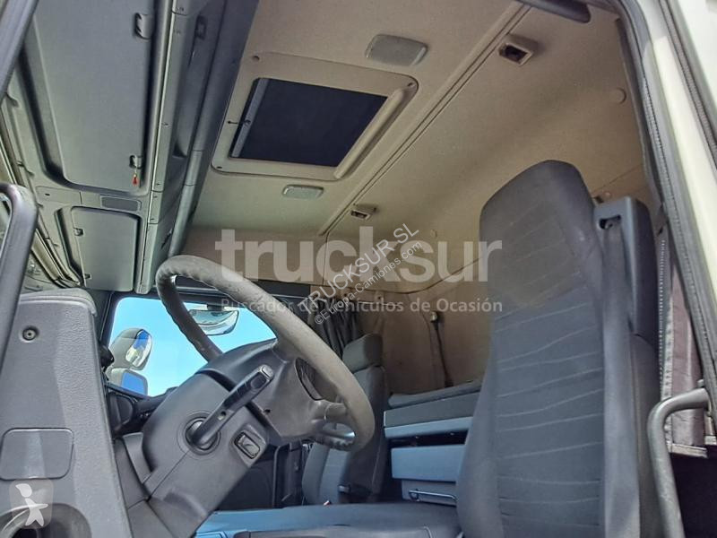 جرار Scania 400