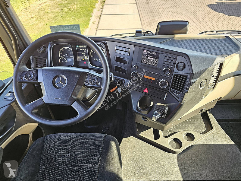 جرار Mercedes ACTROS 1832