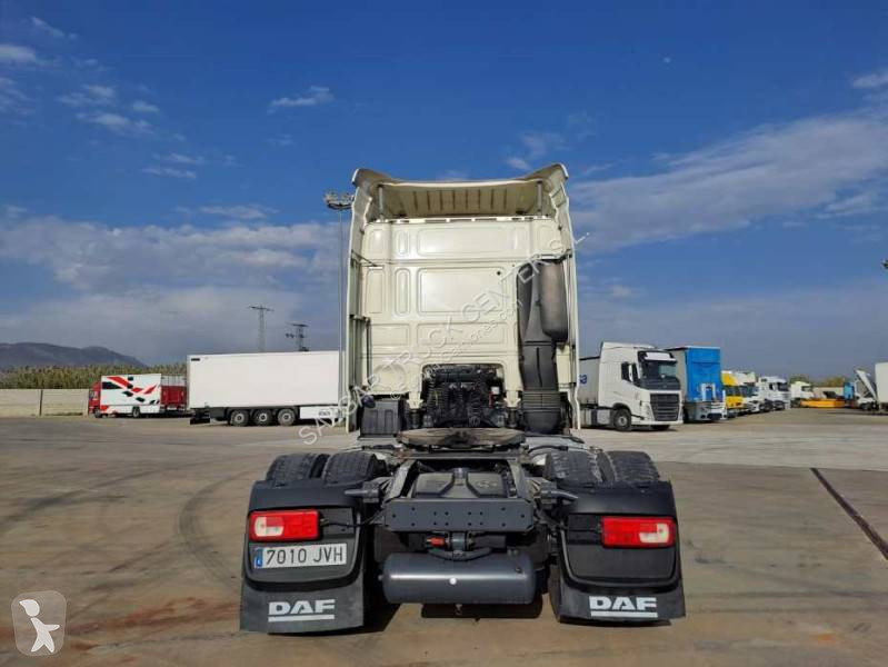 جرار Volvo