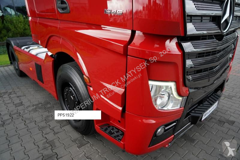 Влекач Mercedes ACTROS 1845