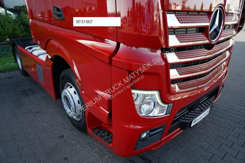 Влекач Mercedes ACTROS 1845