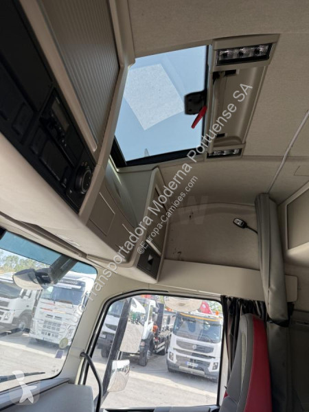 جرار Volvo 500