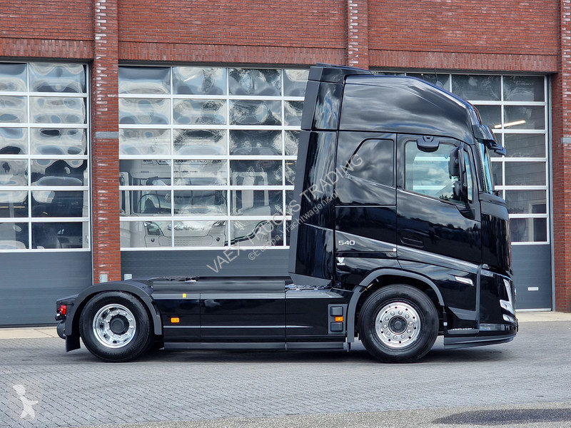 Traktor Volvo 13540 Aero Globetrotter XL 4x2 -...