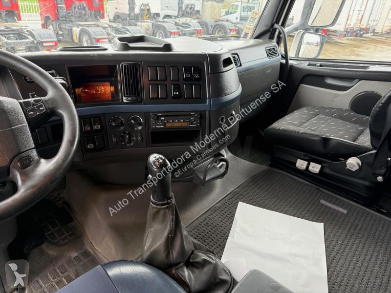 Traktor Volvo 400