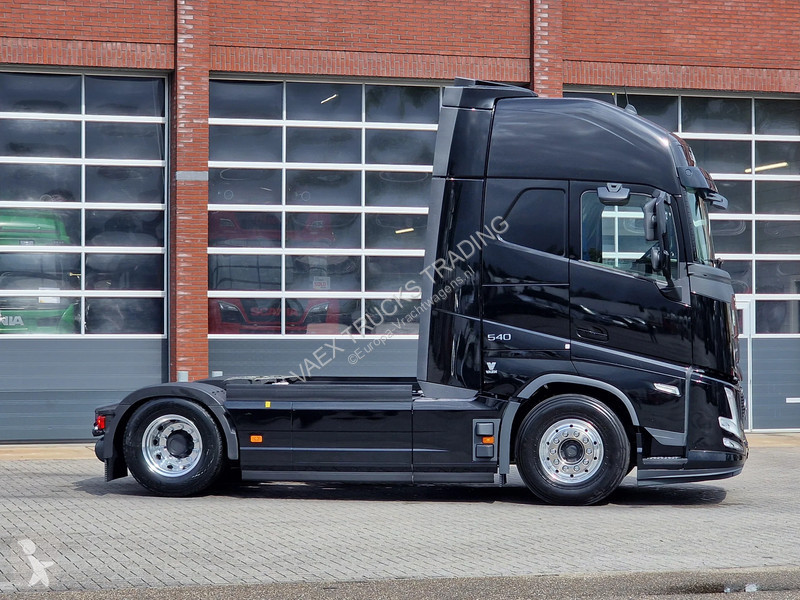 جرار Volvo 13540 Aero Globetrotter XL 4x2 - New...