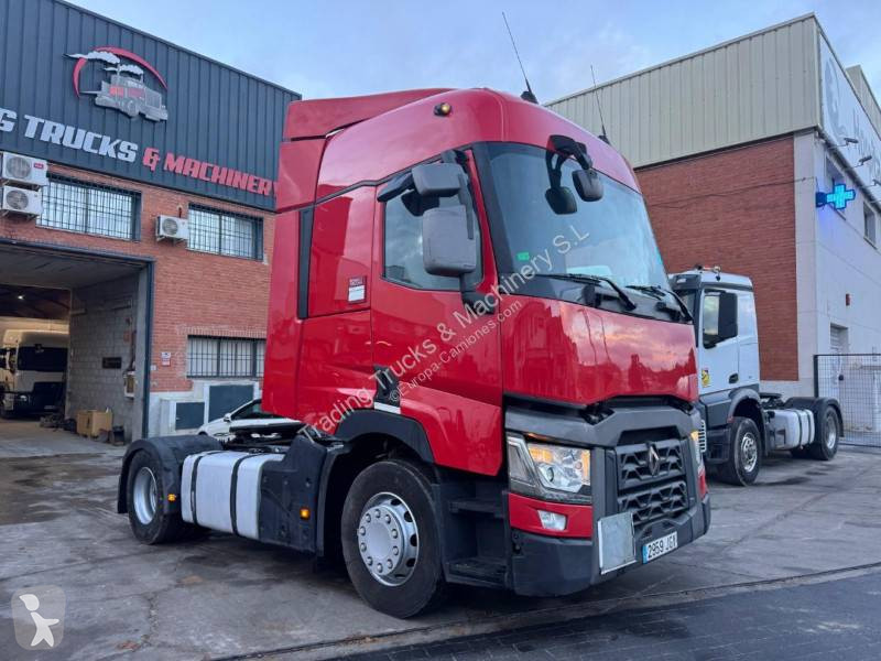 Cap tractor Renault