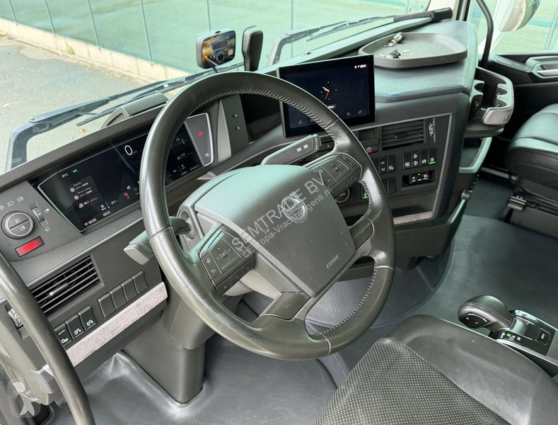 Tracteur Volvo 13500 GLOBETROTTER ONLY 312.000...