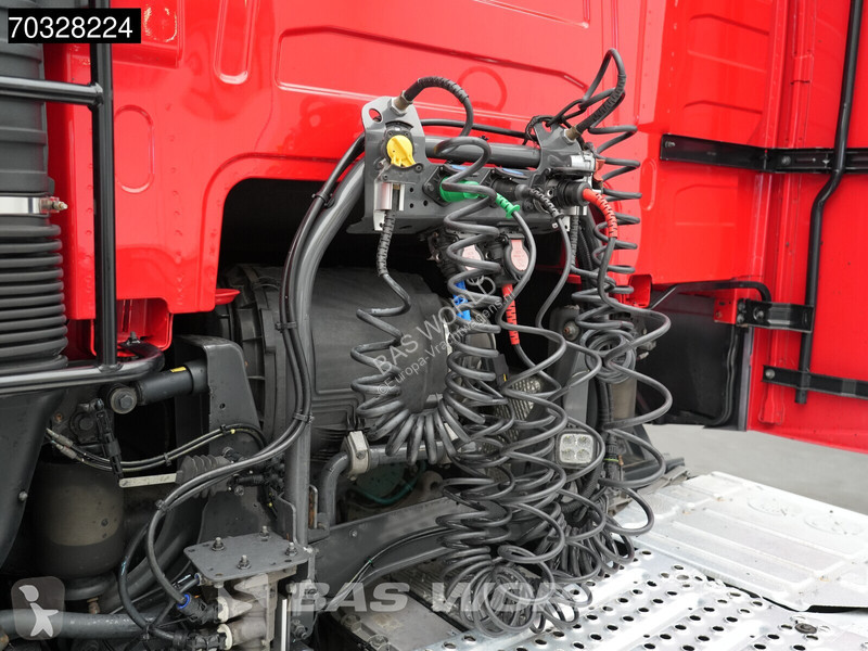 Cap tractor Volvo FH 460 4X2 XL 2x Tanks Navi ACC