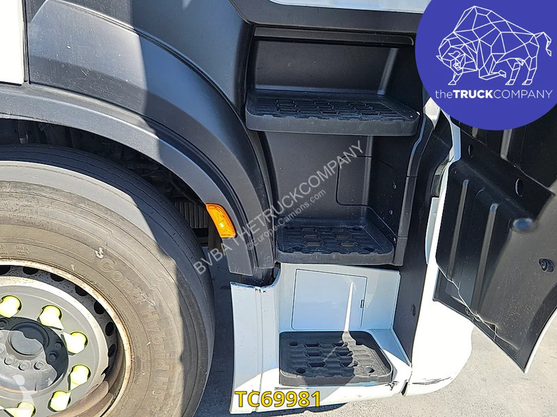 Trekker Iveco S-Way 460