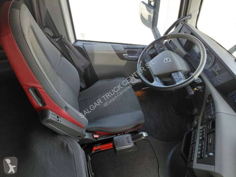 Cabeza tractora Volvo