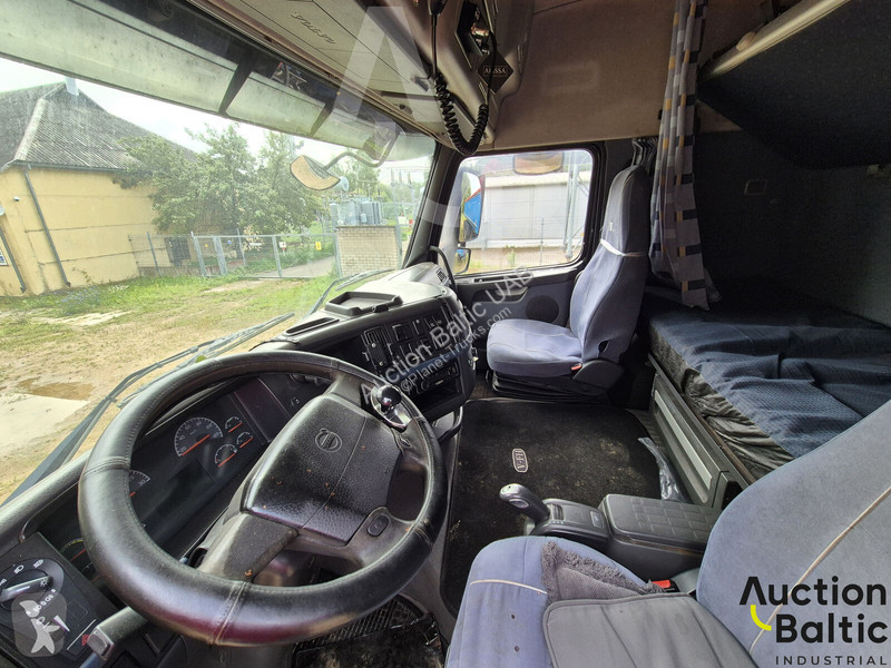 Cabeza tractora Volvo 440