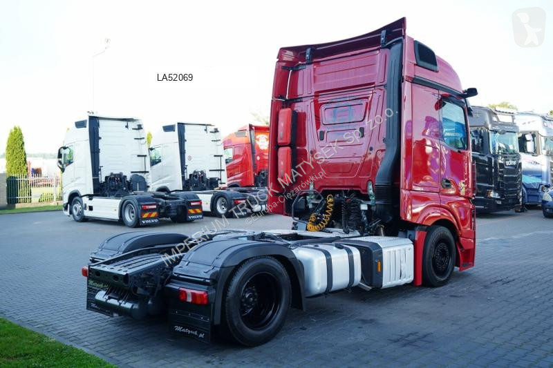Тягач Mercedes ACTROS 1845