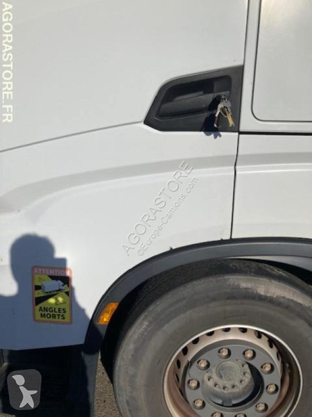 Тягач Iveco 440S46