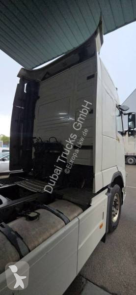 Cabeza tractora Volvo