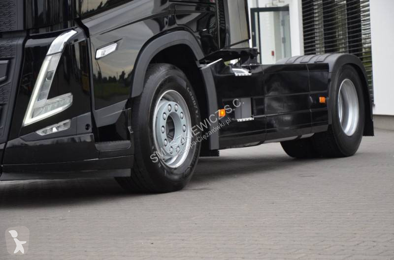 Тягач Volvo