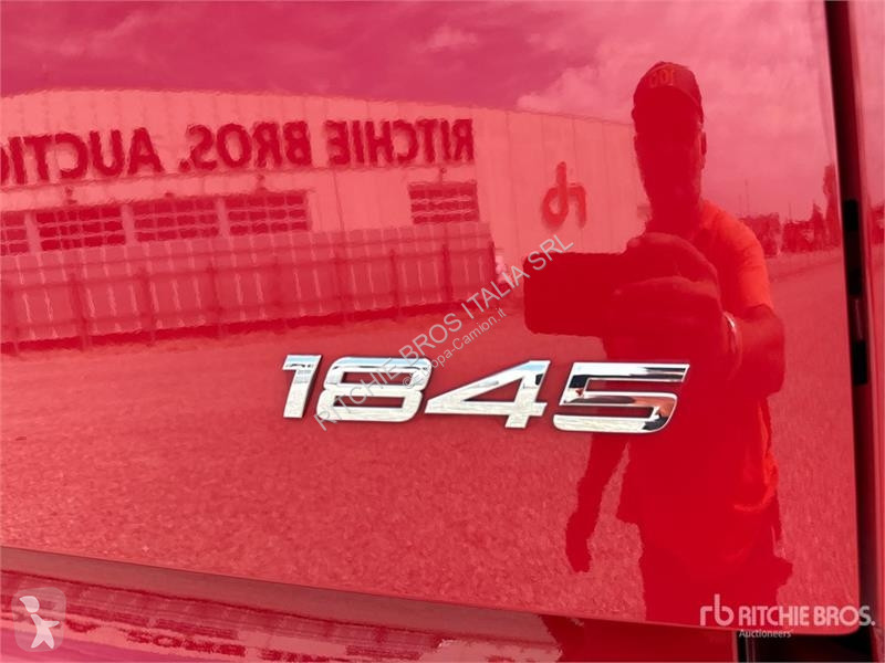 Тягач  Actros 1845