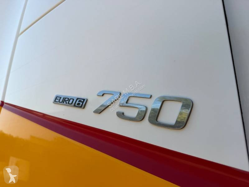Cabeza tractora Volvo 750