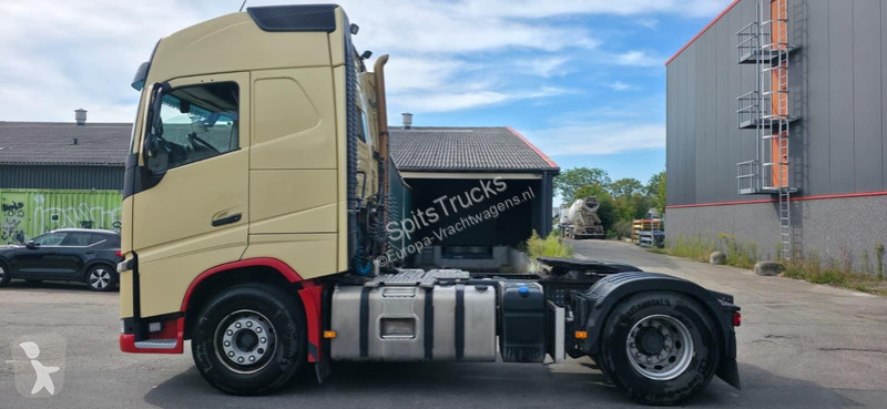 Тягач Volvo 500 Refrigerator + PTO