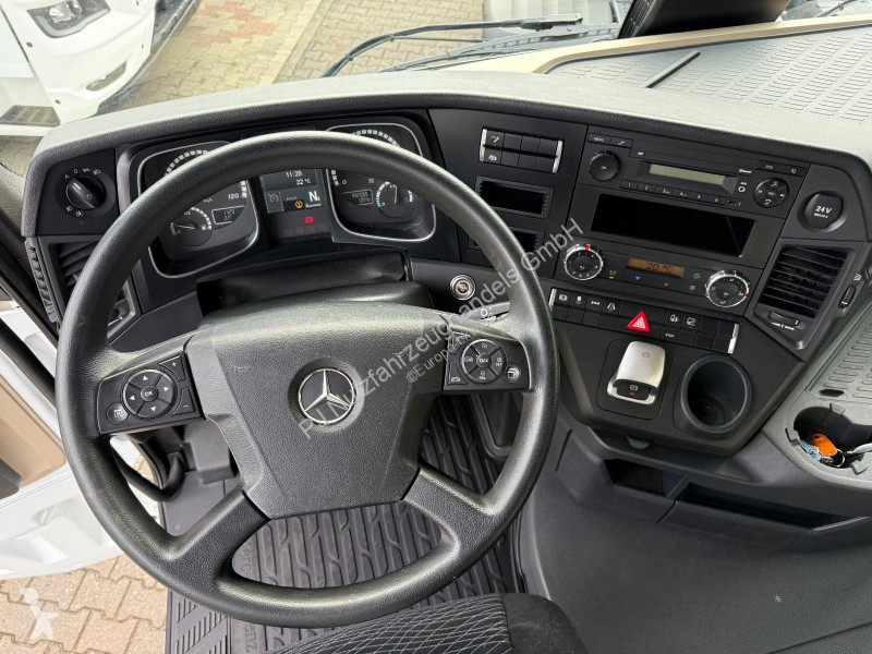 Cabeza tractora Mercedes 1848