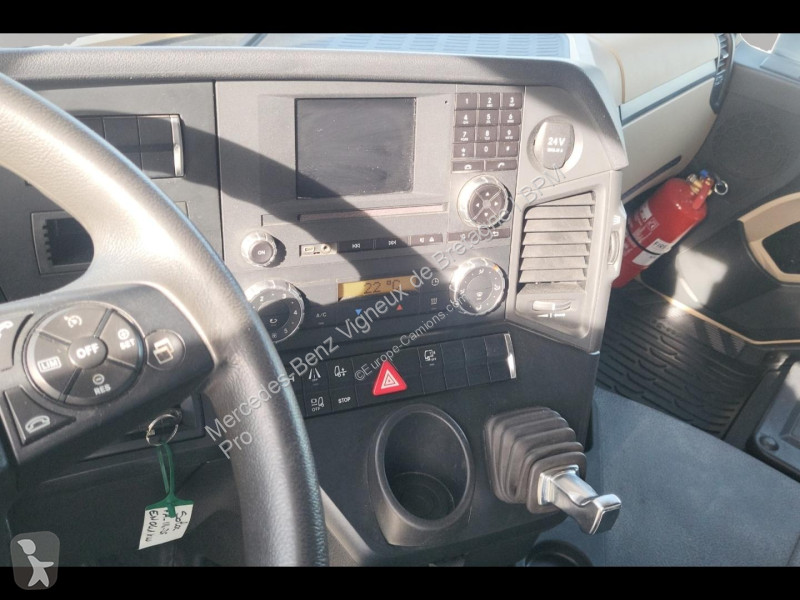 Cabeza tractora Mercedes II 1842 StreamSpace...