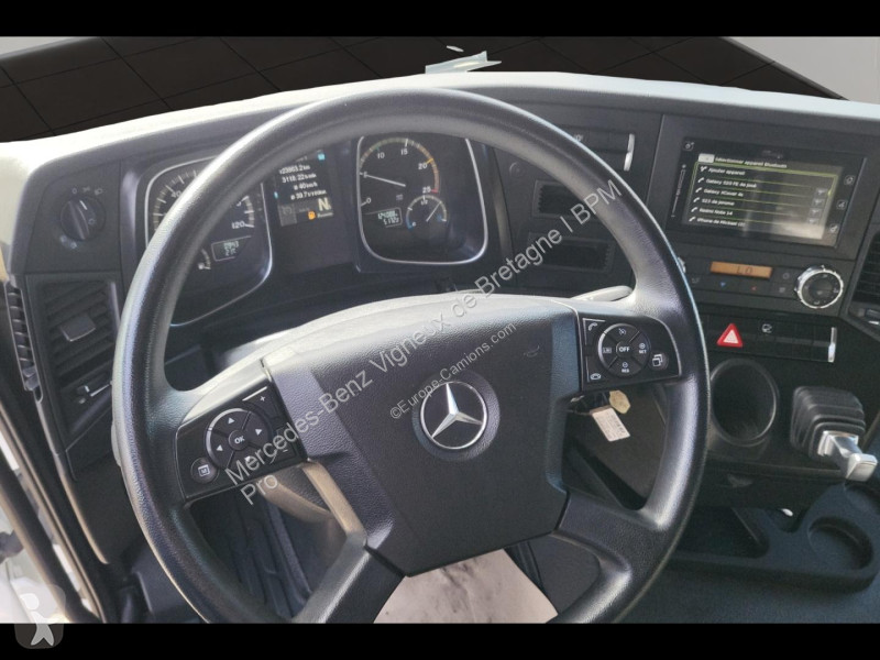 Cabeza tractora Mercedes II 1842 StreamSpace...