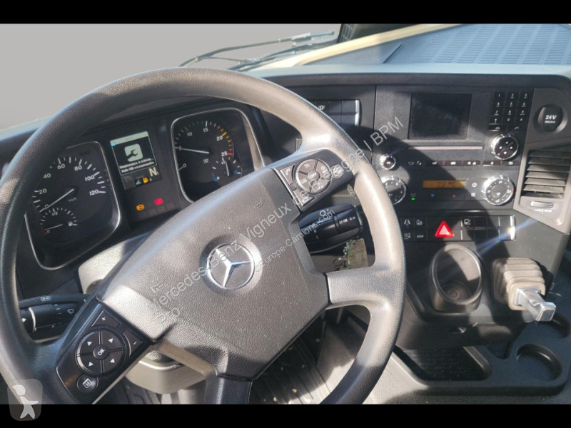 Cabeza tractora Mercedes II 1842 StreamSpace...