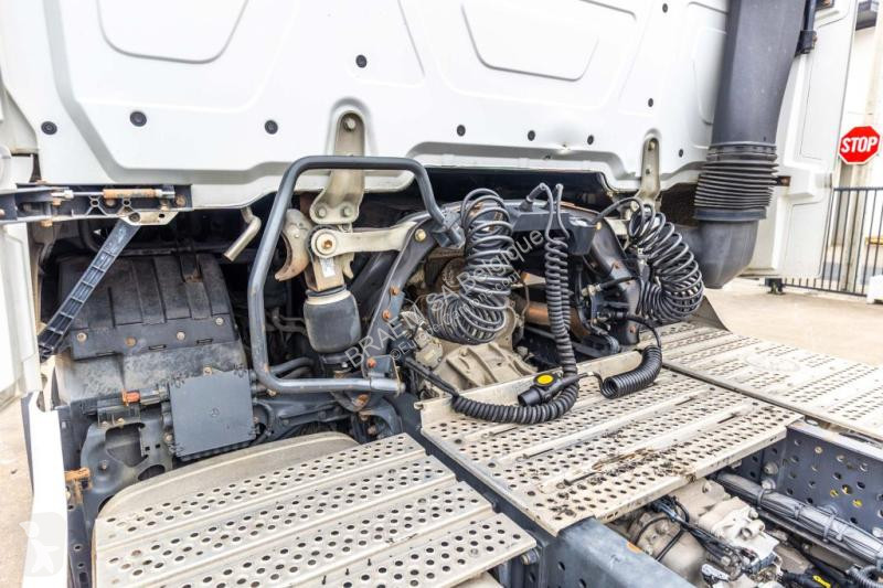Cabeza tractora Mercedes 1848 LS