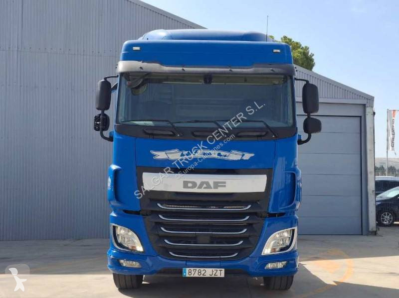 Tahač DAF 440