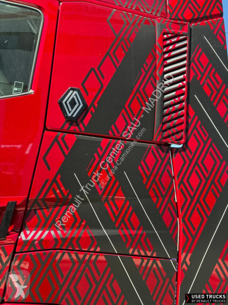 Tahač Renault