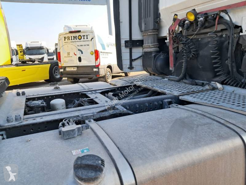 Cabeza tractora Iveco 530
