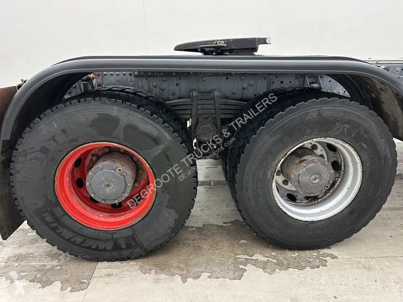 Nyergesvontató Mercedes 3343 - 6x6 - nieuwstaat