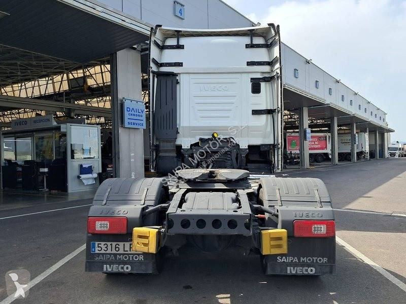 Nyergesvontató Iveco 510
