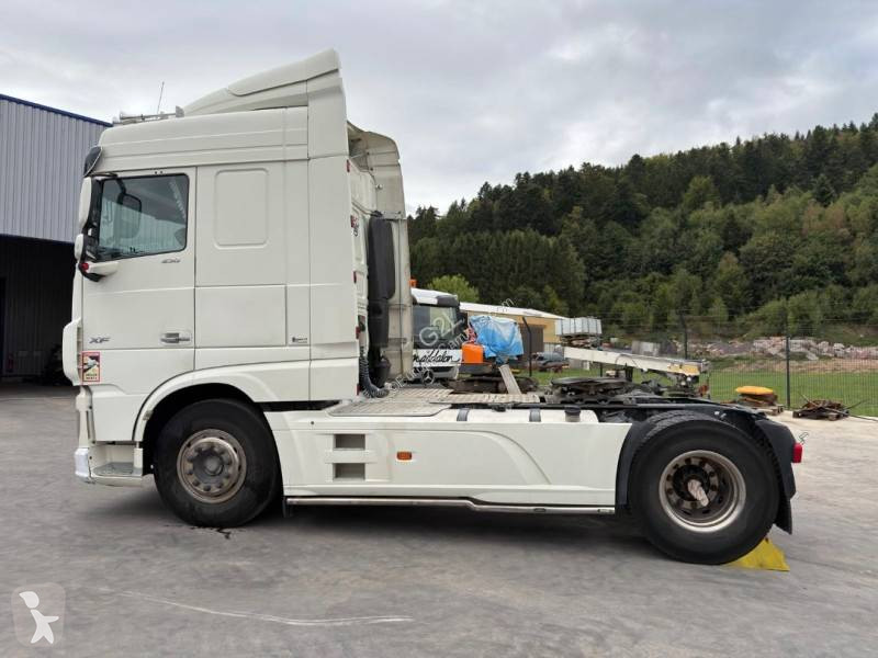 Nyergesvontató DAF 530